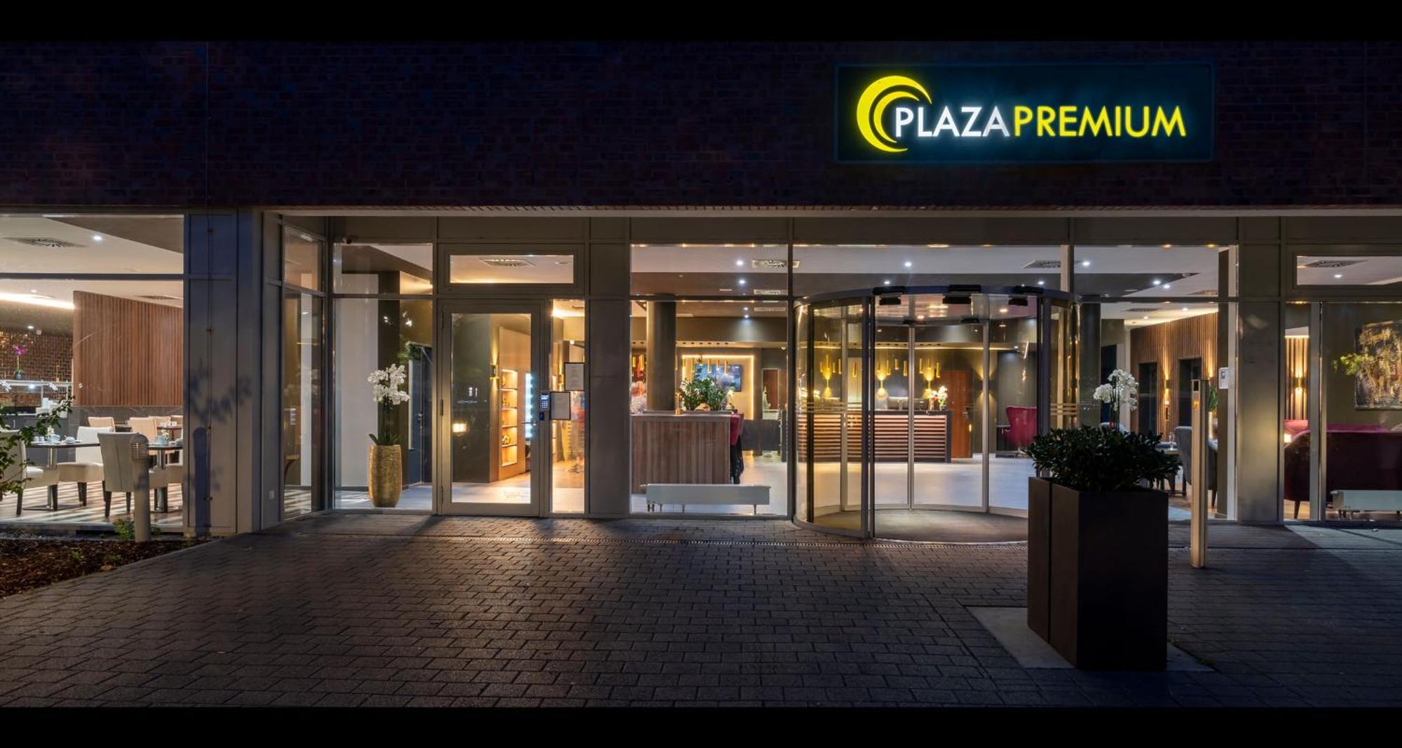 Отель Plaza Premium Карлсруэ Экстерьер фото